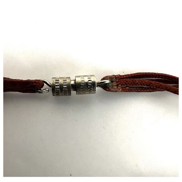 Green dyed agate pendant necklace on cord - Picture 11 of 12